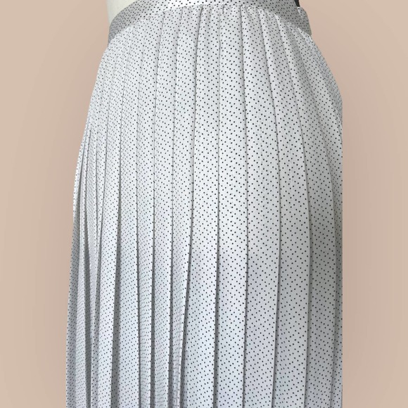 Vintage 80’s Polka Dot Pleated Skirt | Liz Claiborne size 6 - Picture 2 of 7